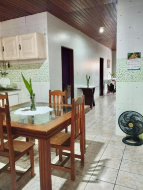 7 camas de casal - Casa próxima ao Bumbódromo